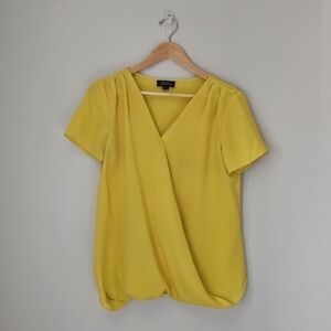 Yellow short-sleeved Tahari Blouse (size Small)